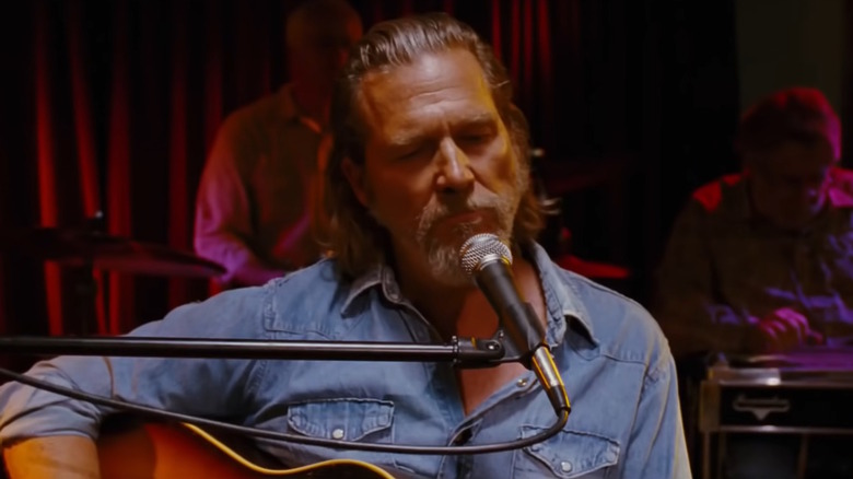 Jeff Bridges sings