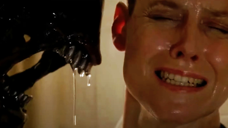 An alien confronts Ripley in Alien 3